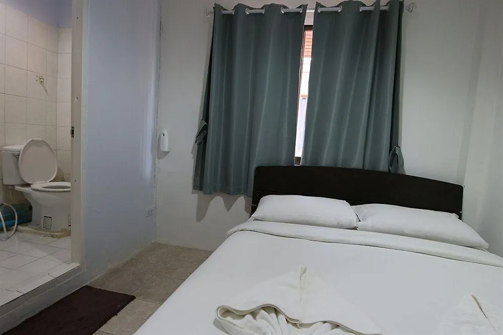 Hotel La Mamita Phi Phi Don 2*,